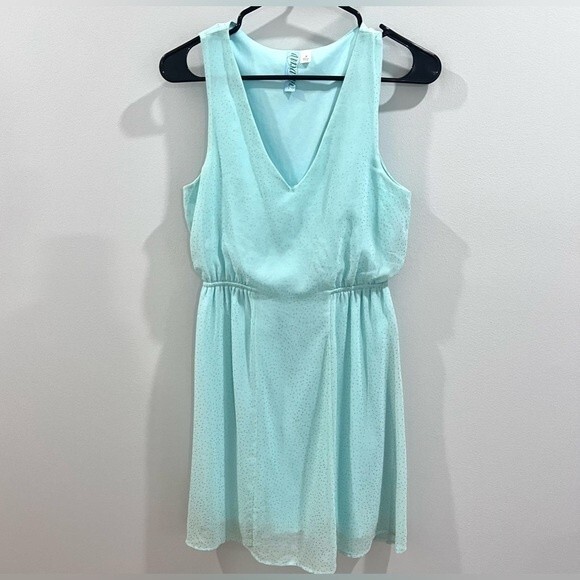 Francesca’s Aina Be chiffon dress with silver flecks size small - Picture 4 of 9